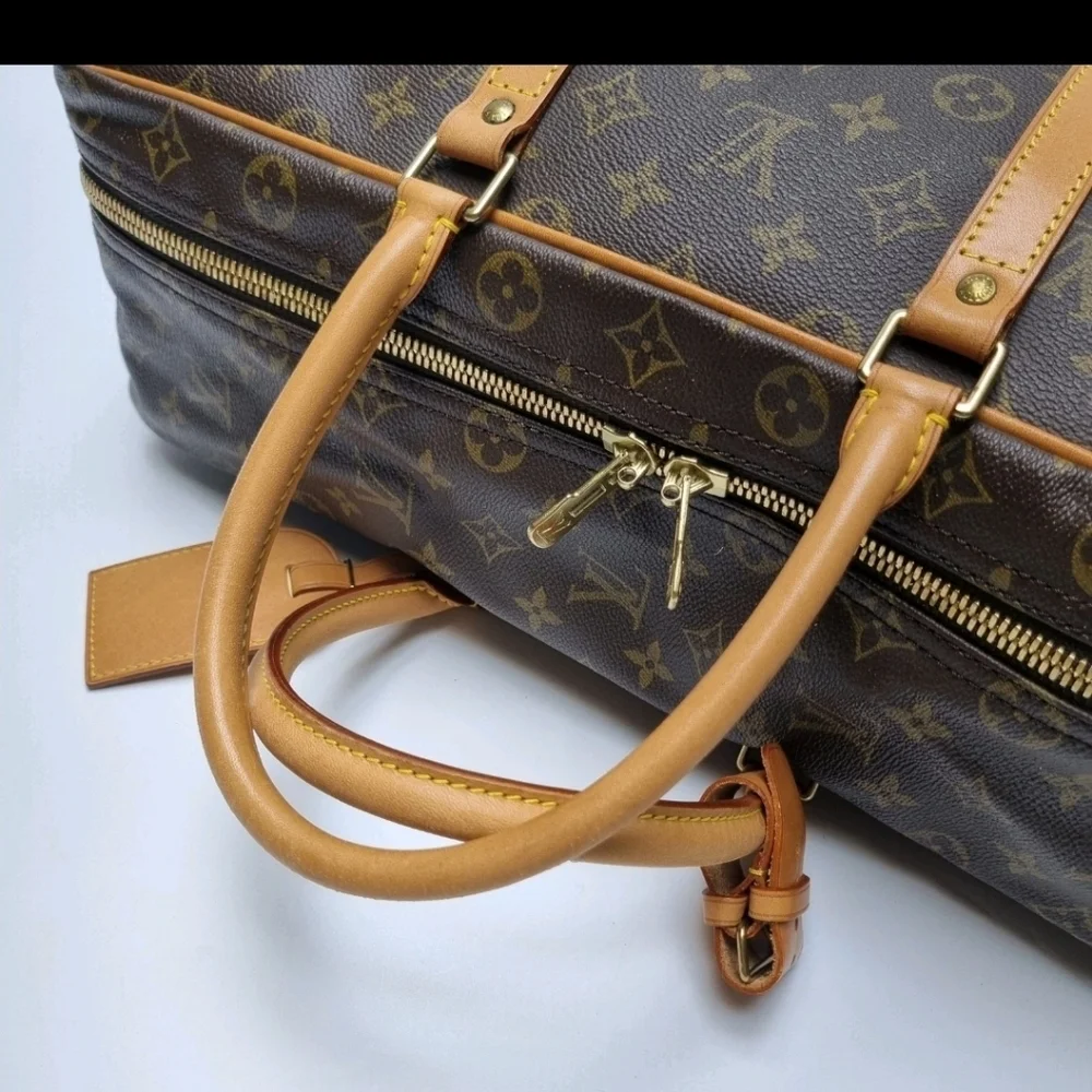 Dbl Authenticated Louis Vuitton Brown Monogram Travel Bag